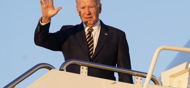 Biden va prelungi pauza de imprumut pentru studenti, pe masura ce lupta judiciara se prelungeste