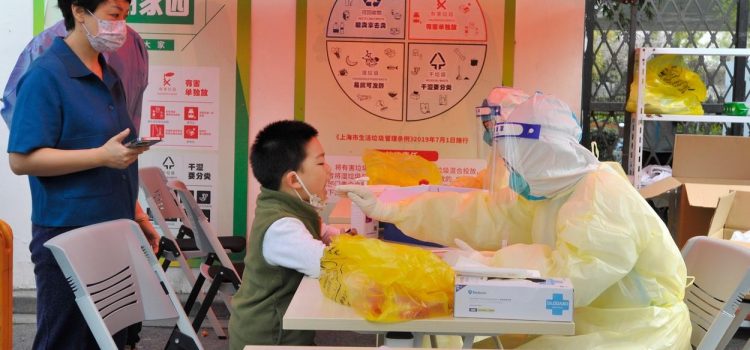 Numar record de cazuri de Covid in China pe masura ce virusul creste la nivel national