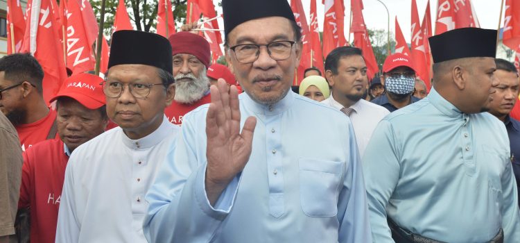 De la prizonier la prim-ministru, Anwar din Malaezia a avut o calatorie lunga De la prizonier la prim-ministru, Anwar din Malaezia a avut o calatorie lunga