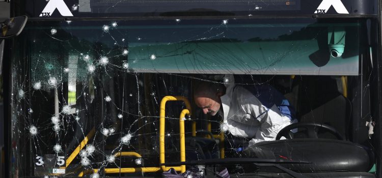 Explozii gemene zguduie Ierusalimul, ranind 19 adolescenti