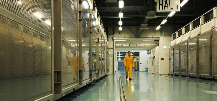 Iranul extinde imbogatirea cu uraniu pe fondul represiunii violente asupra protestatarilor