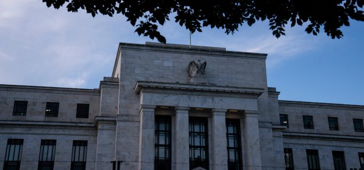 Oficialii Fed au discutat despre incetinirea cresterii ratei dobanzii