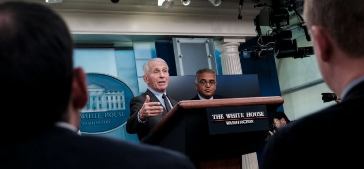 Oficialii federali din domeniul sanatatii vad o amenintare Covid redusa in aceasta iarna