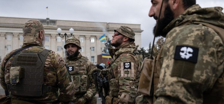 Rusii sunt acuzati ca au ars cadavre la groapa de gunoi din Herson