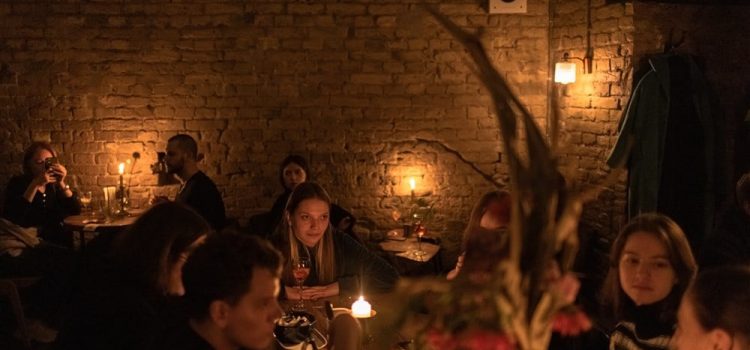 Cum sfideaza ucrainenii penele de curent?