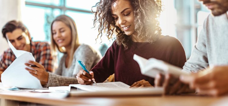 7 modalitati de a deveni bogat in timp ce esti inca la facultate