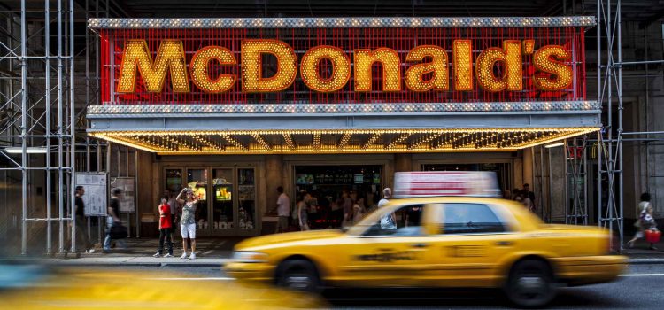 Actiunile McDonald’s vs. Starbucks: Care este o investitie mai buna? Actiunile McDonald’s vs. Starbucks: Care este o investitie mai buna?