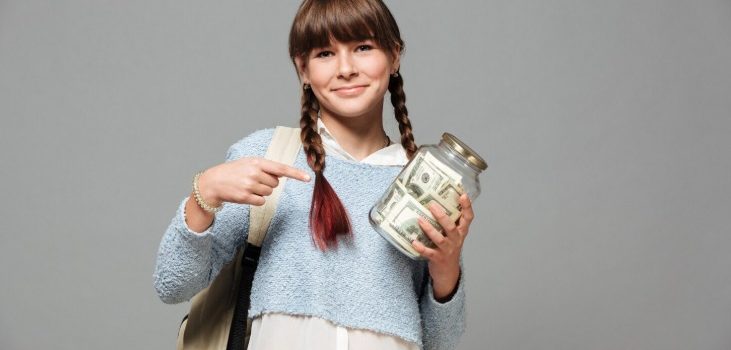 Ghid financiar pentru studenți la drept: cum să &icirc;ți gestionezi bugetul și ce să știi despre creditele rapide